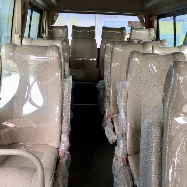 Λεωφορεία Coaster Diesel 32 Θέσεων με Κλιματισμό και Σύστημα Ελέγχου Πρόσφυσης για Ασφαλή Μεταφορά Επιβατών