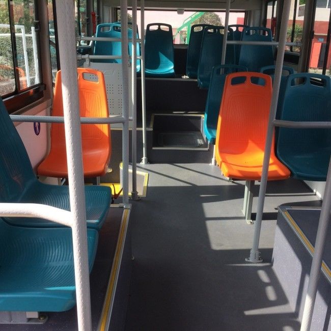 Ηλεκτρικό μίνι λεωφορείο με μπαταρία χωρίς συντήρηση, προσαρμοσμένα χρώματα και μέγιστη ταχύτητα 69 χλμ/ώρα για αστική μεταφορά